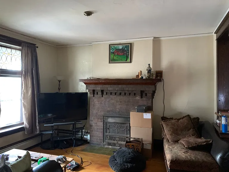 623-625 N 10th Ave E — Photo 5