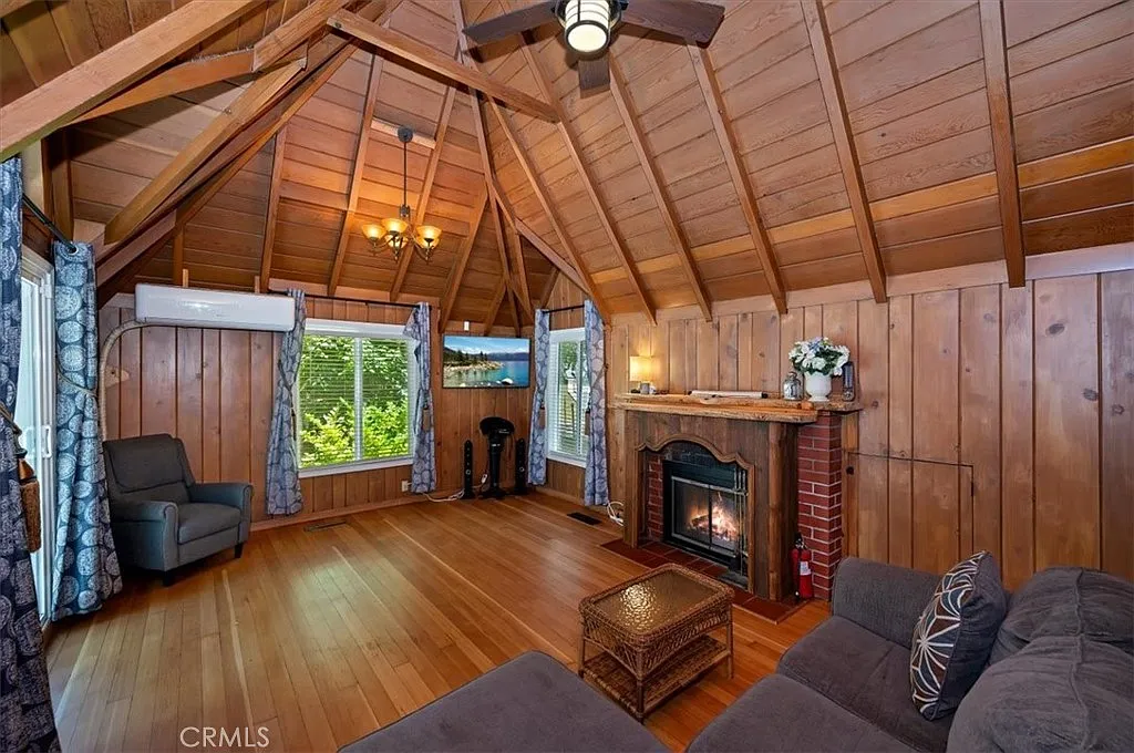 1 bed, 624 sqft, $2,300 — Photo 3