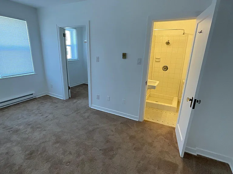 325 Summit Ave E #12 — Photo 15