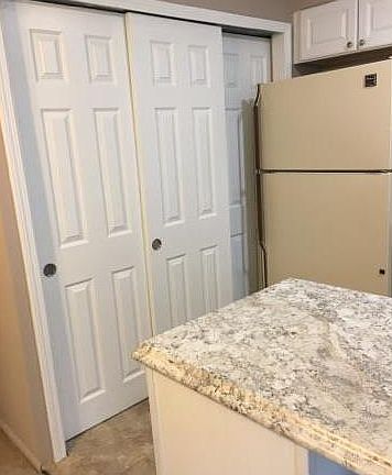 3rd image of 3126 Carnaby Ln APT B