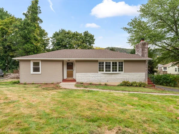 77 Luciani Road, Woodbridge, CT 06525