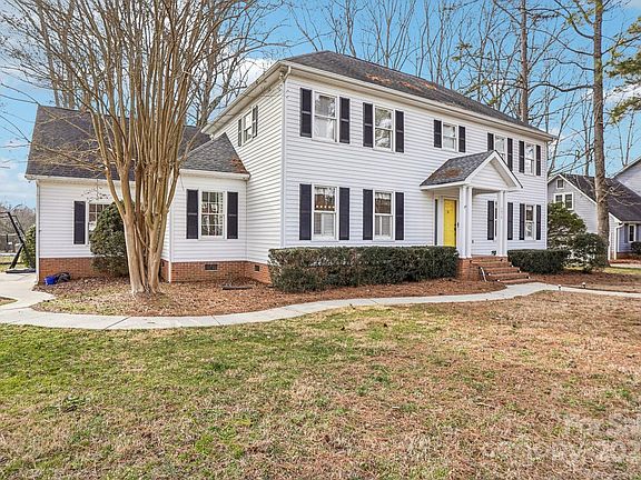 3rd image of 2876 Oakhurst Dr