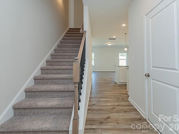 4th image of 1645 Troon Dr