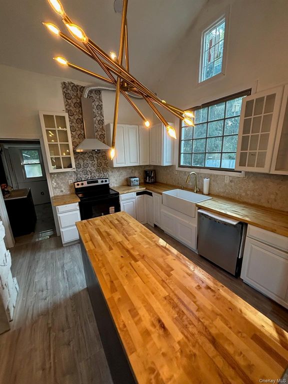 Apartment in Windsor