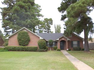 1815 Timberline Dr, Texarkana, AR 71854