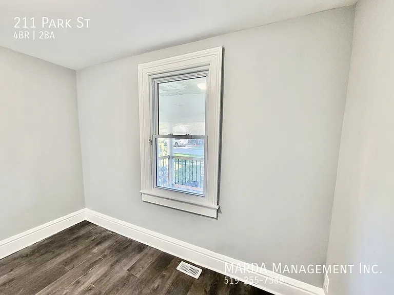 211 Park St — Photo 16
