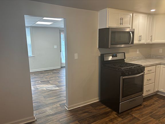 3rd image of 52 S White Oak St