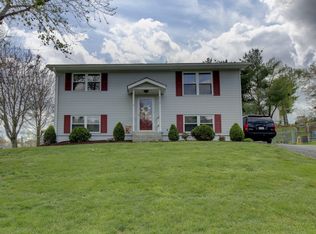 8404 Reedland Rd, Roanoke, VA 24019