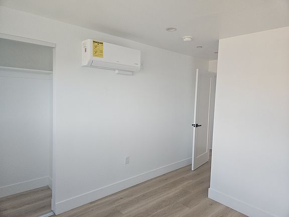 4th image of 3209 W 18th St #4