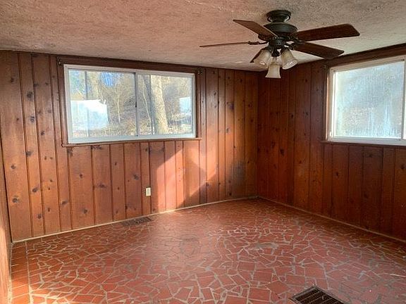 4th image of 454 Orchard Grove Ave