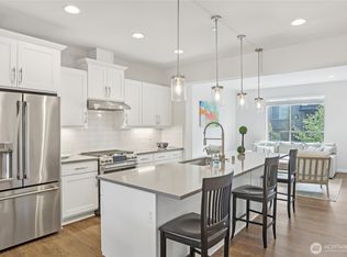 1089 7th Ave NE, Issaquah, WA 98029