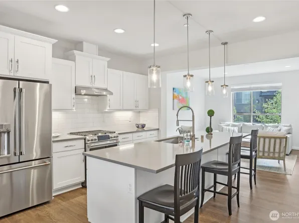 1089 7th Avenue NE, Issaquah, WA 98029