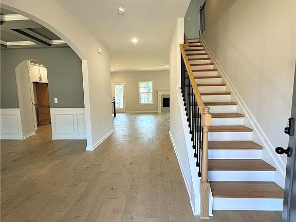 2nd image of 292 Lee Road 155