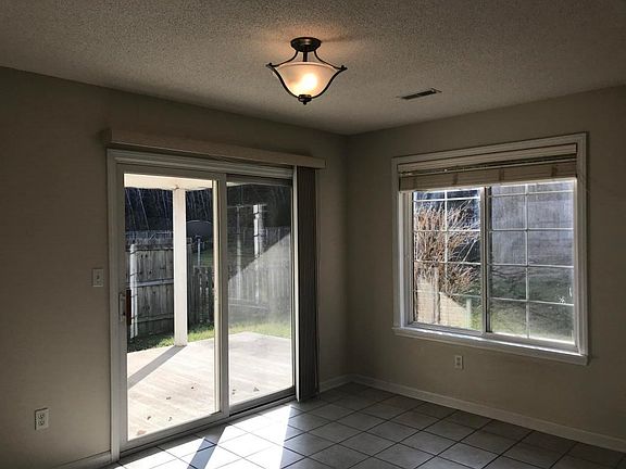 Dining/Breakfast Area