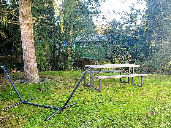 5th image of 6012 Kenwood Dr