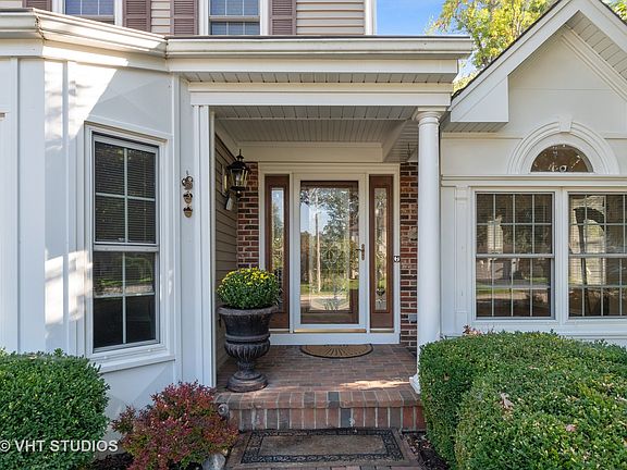 3rd image of 855 Interlaken Dr