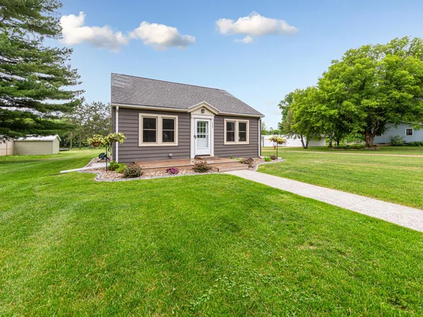 111 Joy Ave SW, Madelia, MN 56062