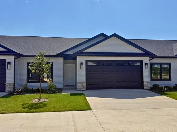 1867 Redbud Cir #102, Eldridge, IA 52748