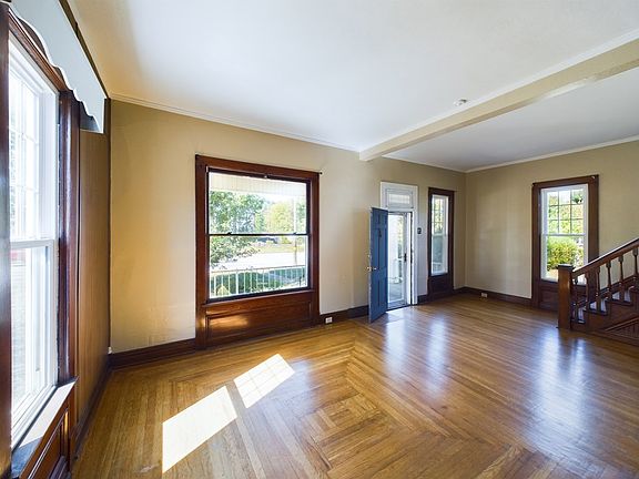 5th image of 612 Wheeling Avenue