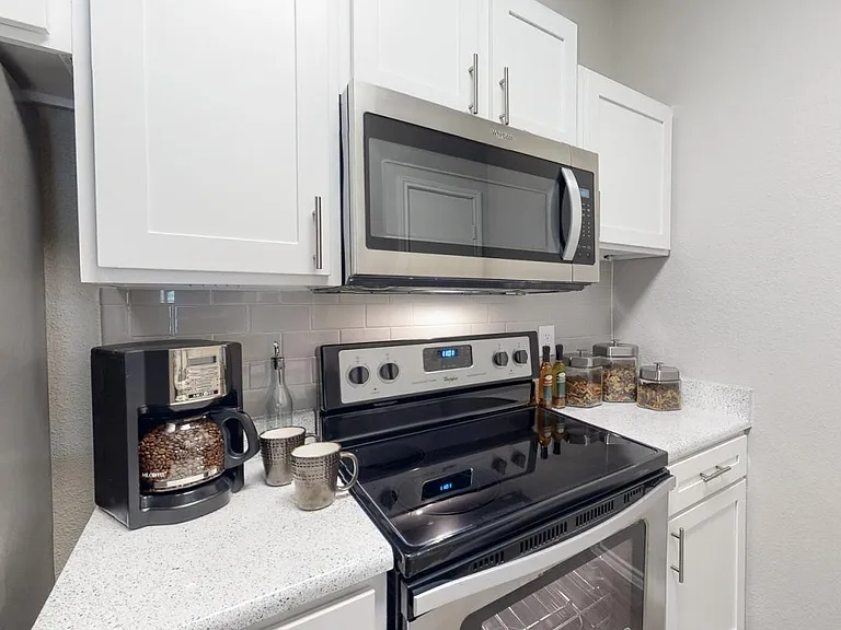 Brynwood Apartments — Photo 13