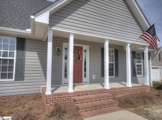 122 Belair Dr, Gray Court, SC 29645