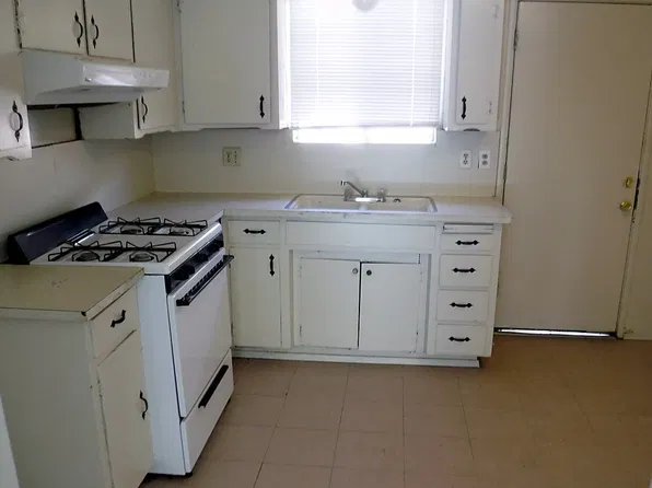 560 S H St APT B, Tulare, CA 93274
