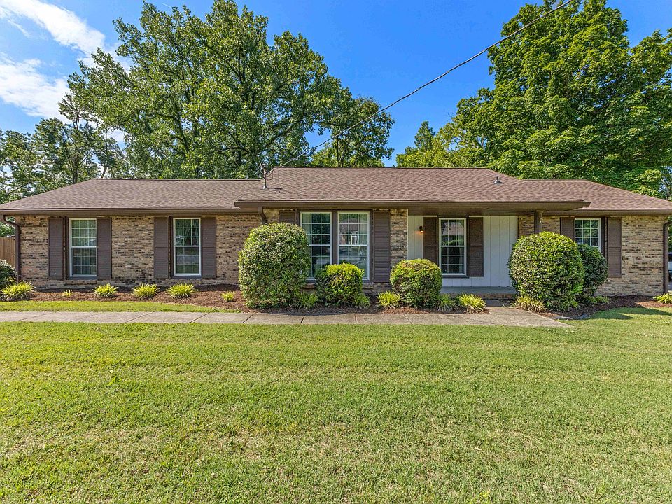 1st image of 233 Iris Dr