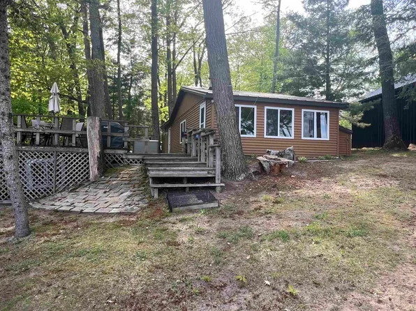 5006 Lake Pointe Dr, Harrison, MI 48625