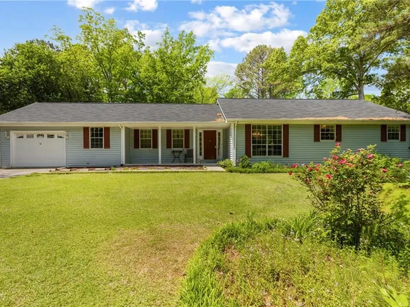 40 Carole Dr, Carrollton, GA 30117