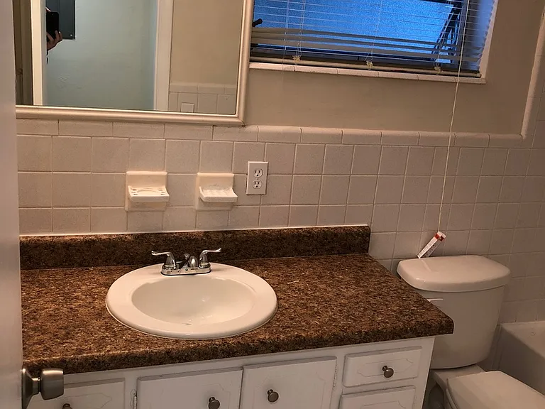Chelsea Manor Apartments — Photo 18