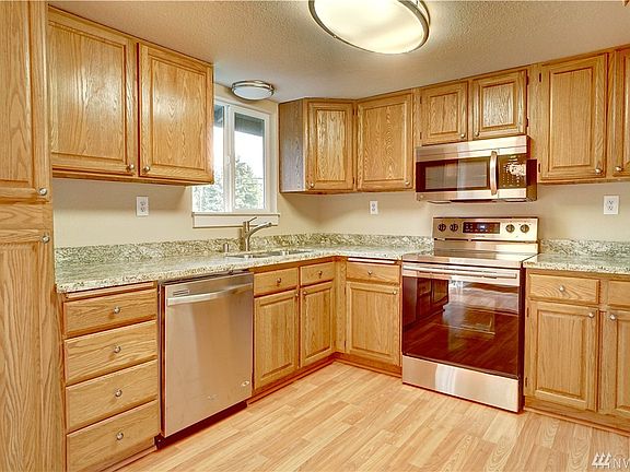 4th image of 10213 228th Avenue Ct E