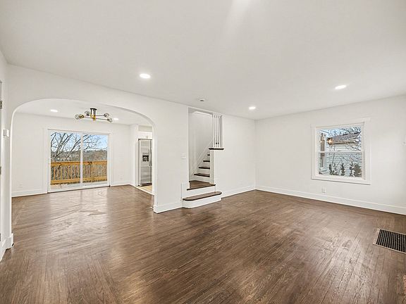 3rd image of 195 Sherman Ave