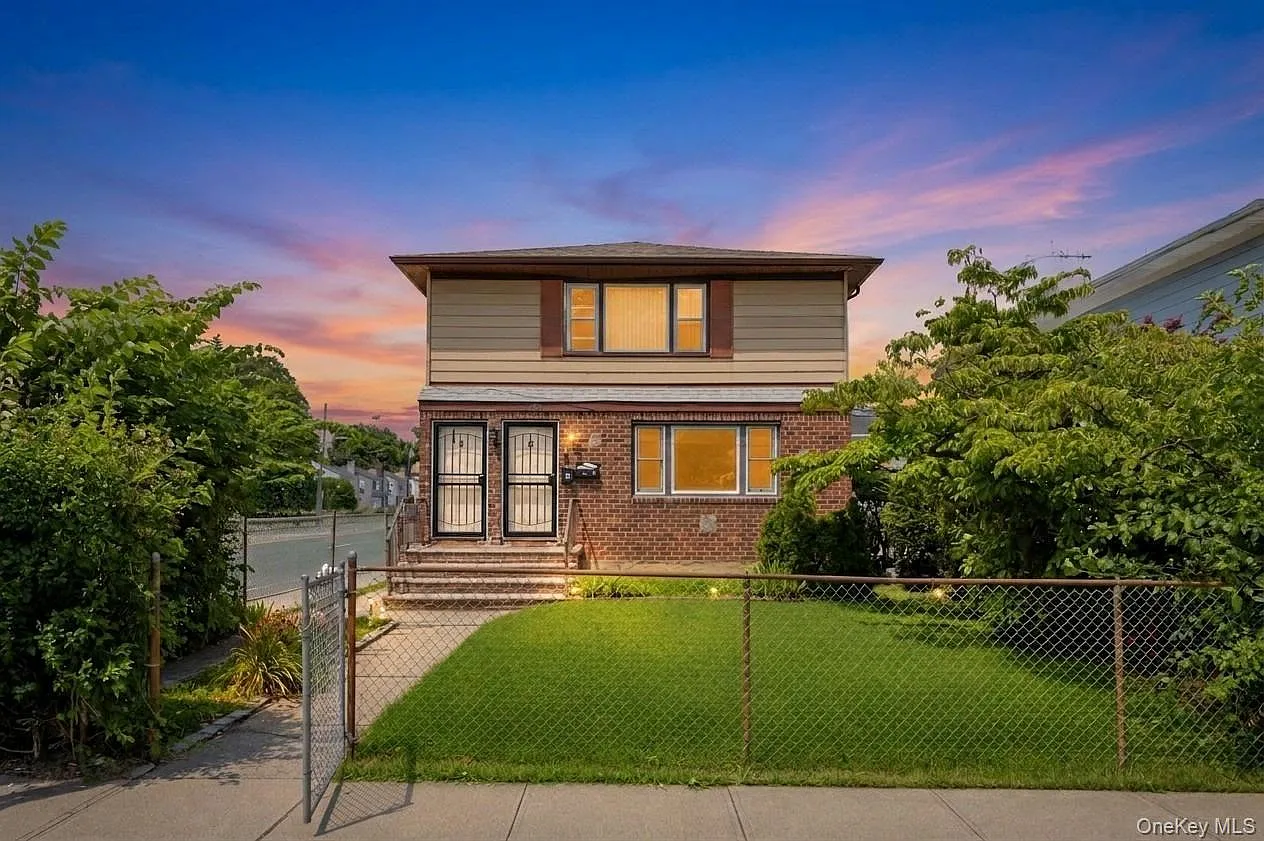 3 bed, 1.0 bath, 2125 sqft, $3,700 — Photo 1