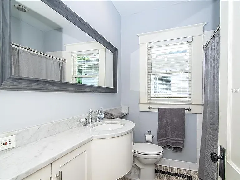 2117 Watrous Ave — Photo 12