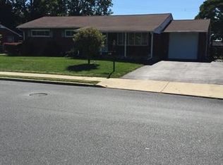 952 Union St, Whitehall, PA 18052