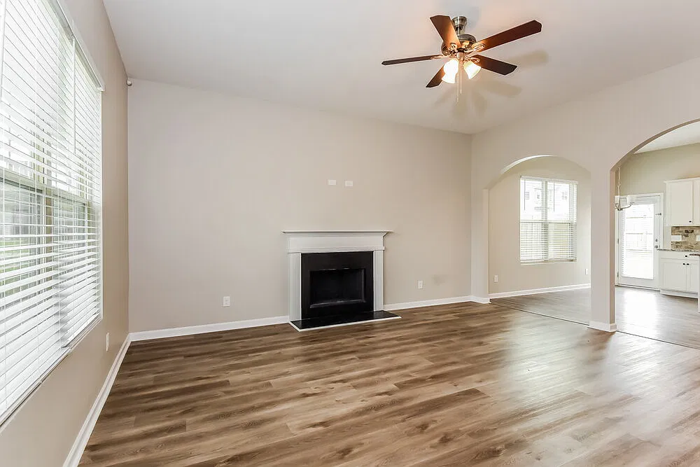 4 bed, 2.5 bath, 1920 sqft, $3,260 — Photo 4