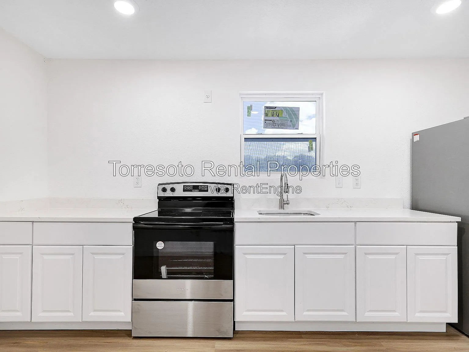 4 bed, 2.0 bath, 1099 sqft, $1,200 — Photo 2