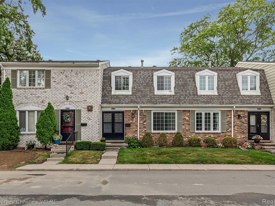 1st image of 1833 Torquay Ave #233