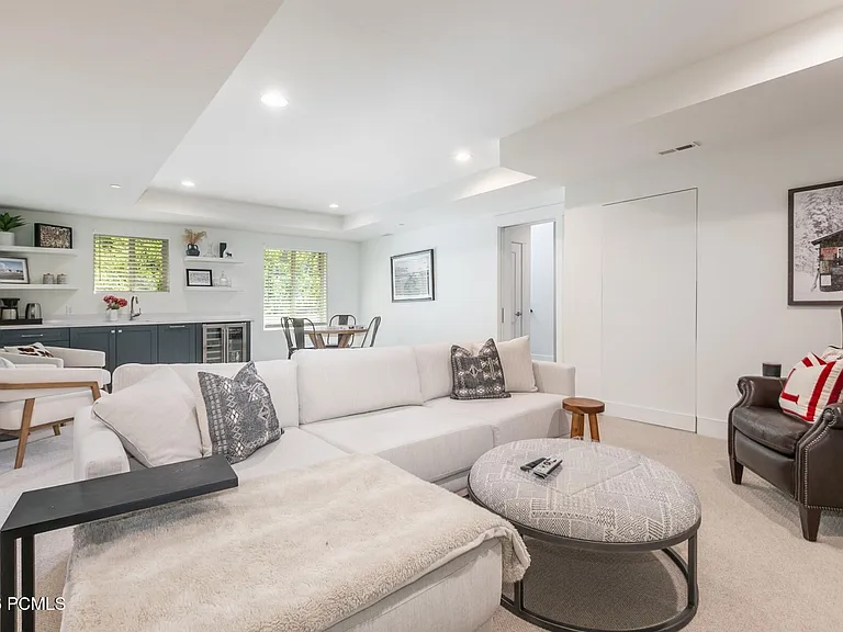 5310 N Lauralwood St — Photo 37