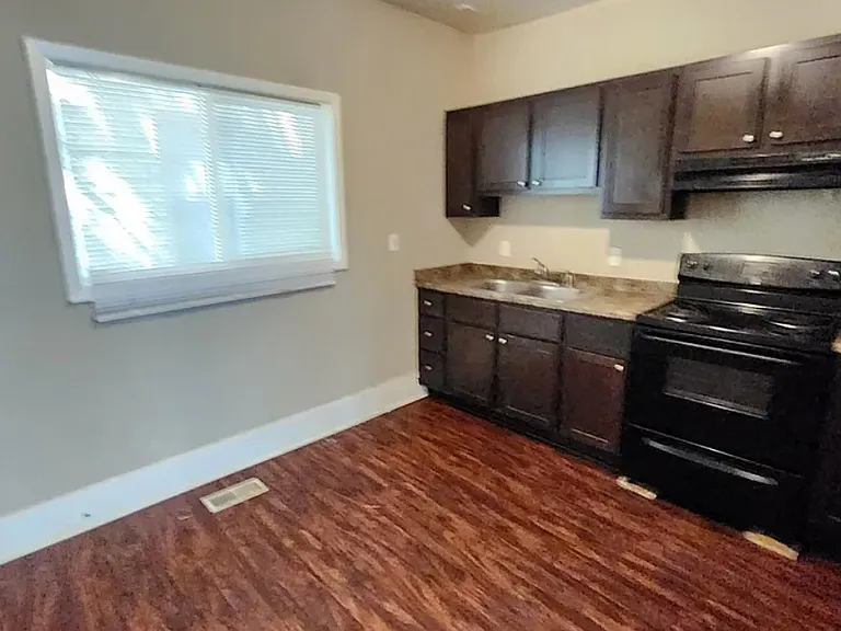 2823 Bryant Ave N — Photo 6