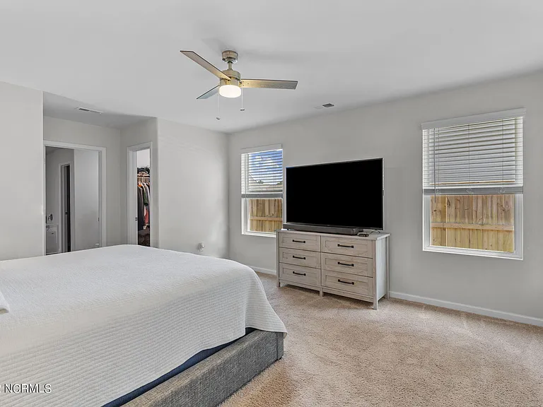 680 Aurora Pl — Photo 18