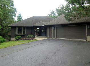 3246 Echo Valley Rd, Decorah, IA 52101