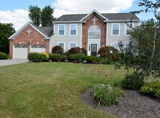 3568 Greenville Dr, Lewis Center, OH 43035