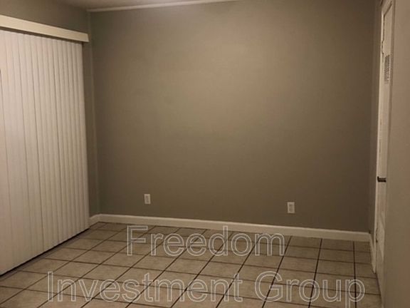 3rd image of 143 Louella Dr
