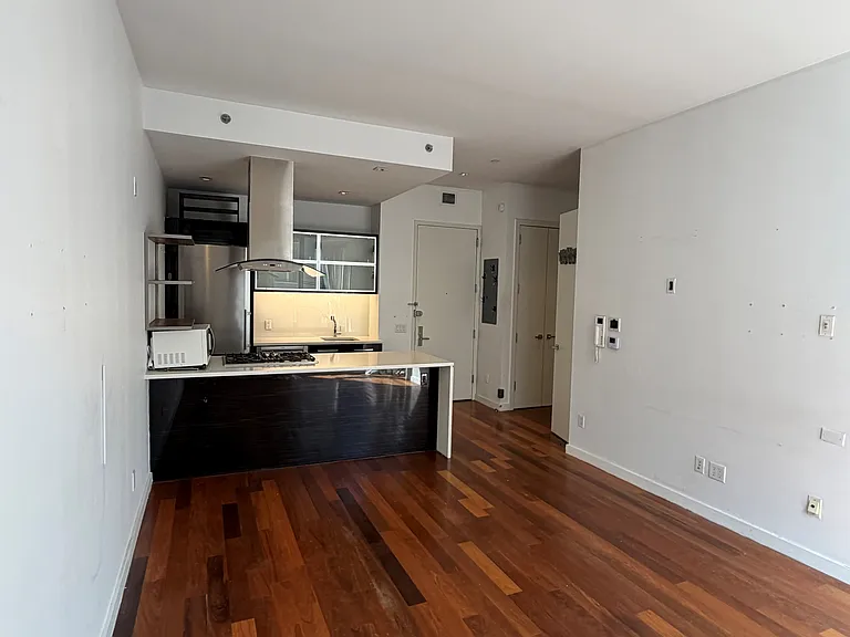 135 N 11th St #2D — Photo 10