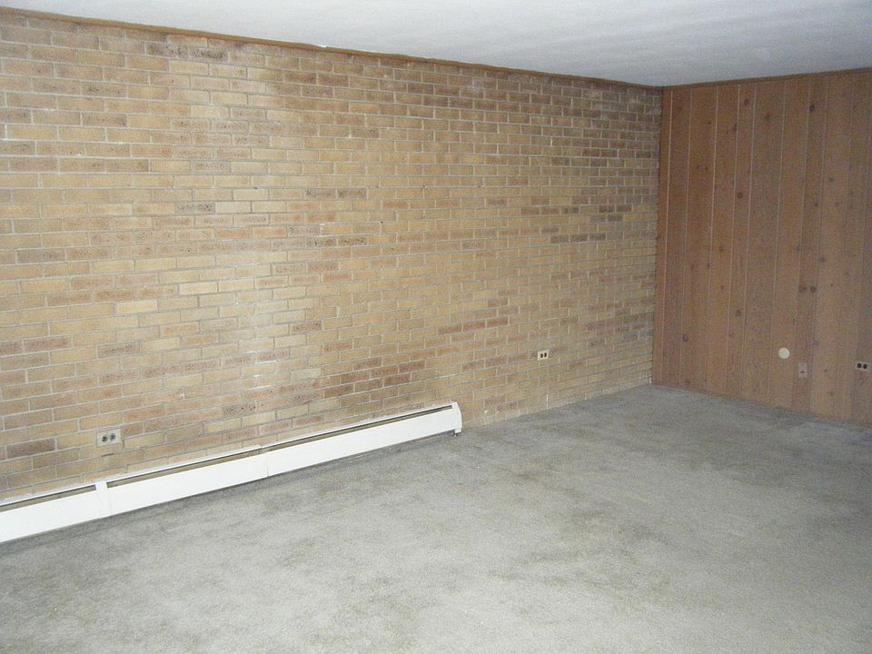 2nd image of 336 Pennsylvania Ave APT 2