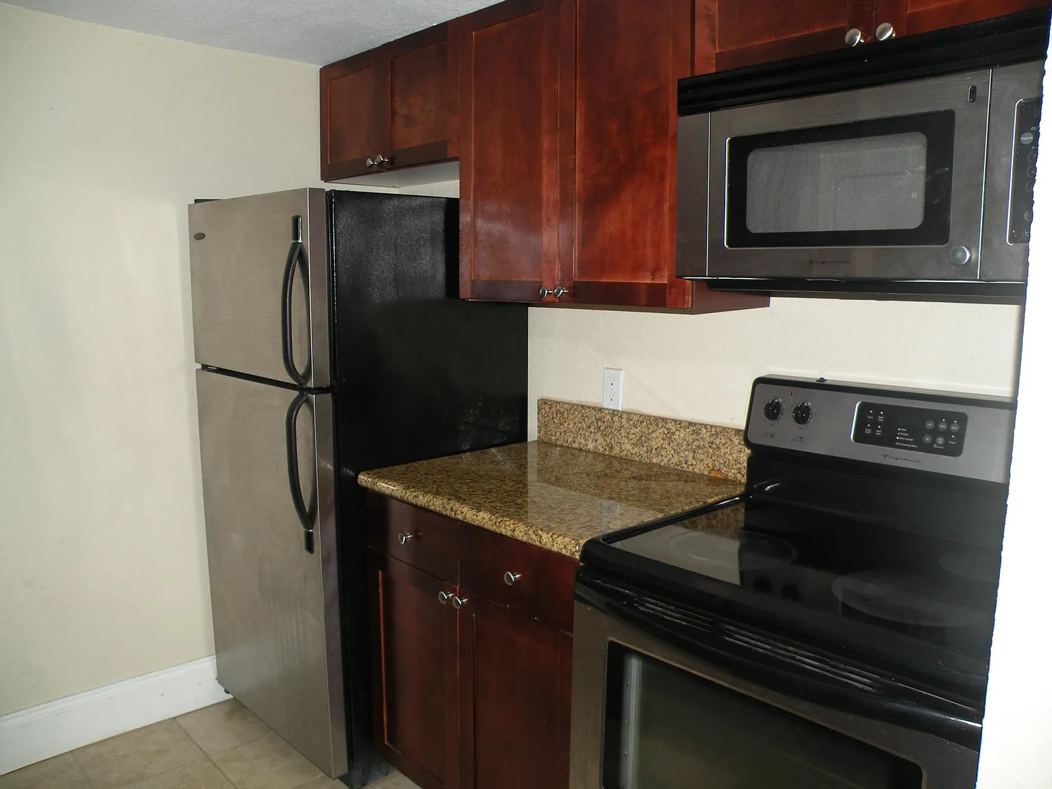 1 bed, 711 sqft, $1,200 — Photo 4