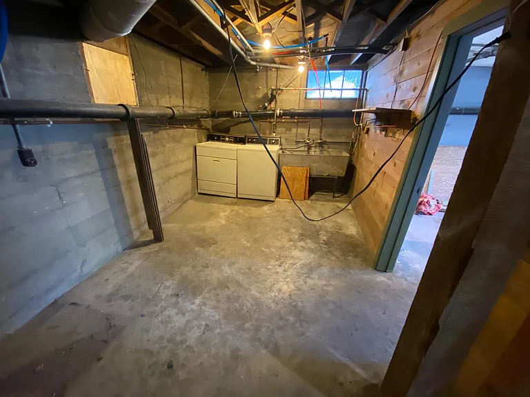 625 Forest St — Photo 13