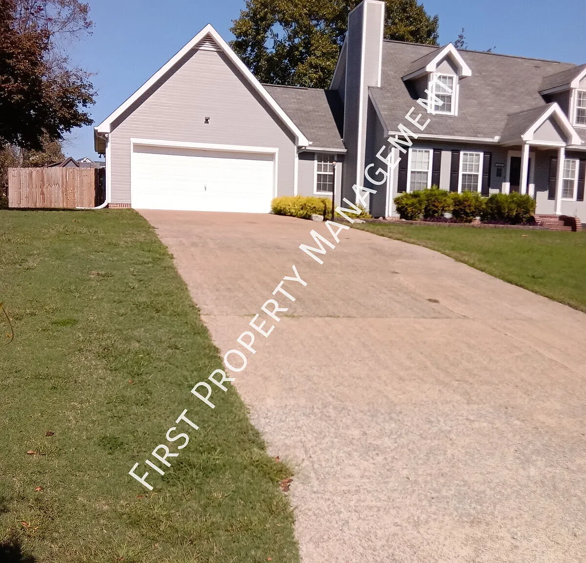 "Charming 3-Bed Retreat with 2.5 Baths in Harrison - Spacious 1600 Sq Ft Haven!" W/ large fenced ... — Photo 2
