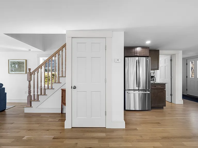 15 Willow St — Photo 6
